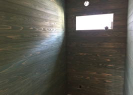 国産無垢杉板＋オスモグリーン　トイレ
