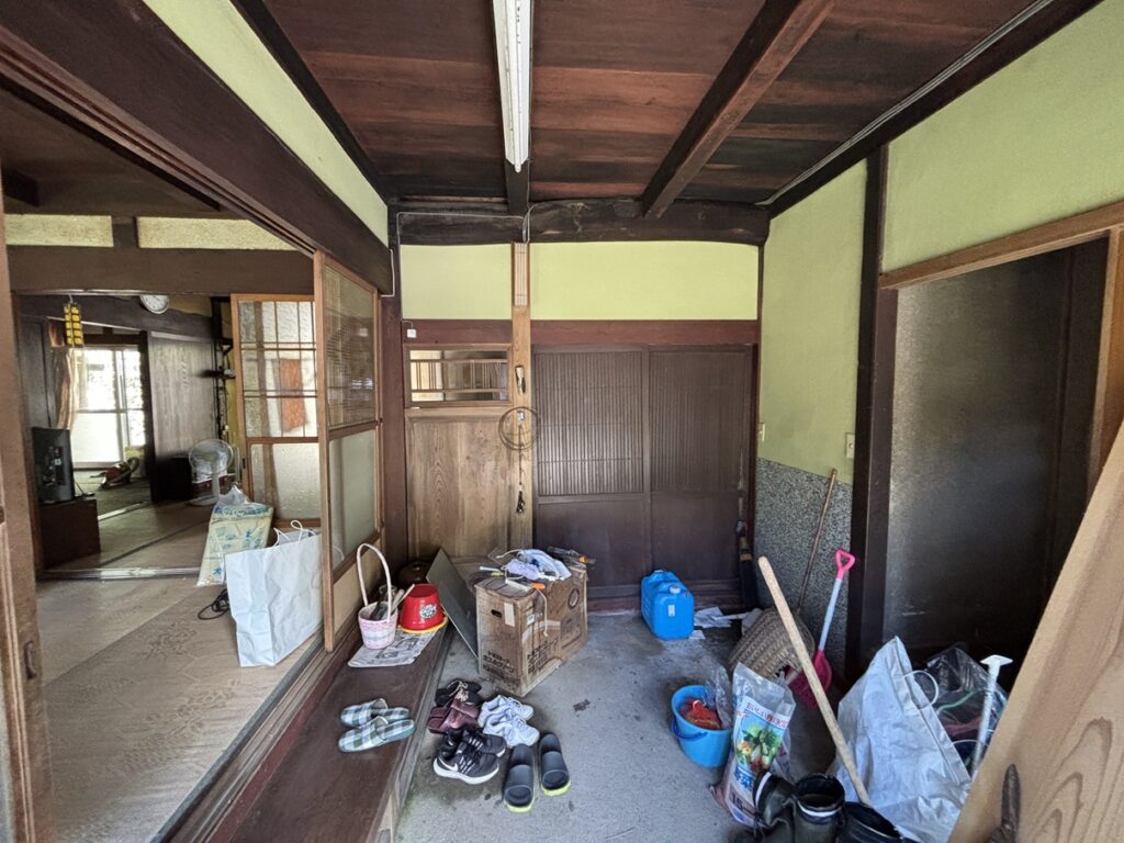 滋賀県多賀町樋田の古民家(小林信浩様邸)玄関付近の内部